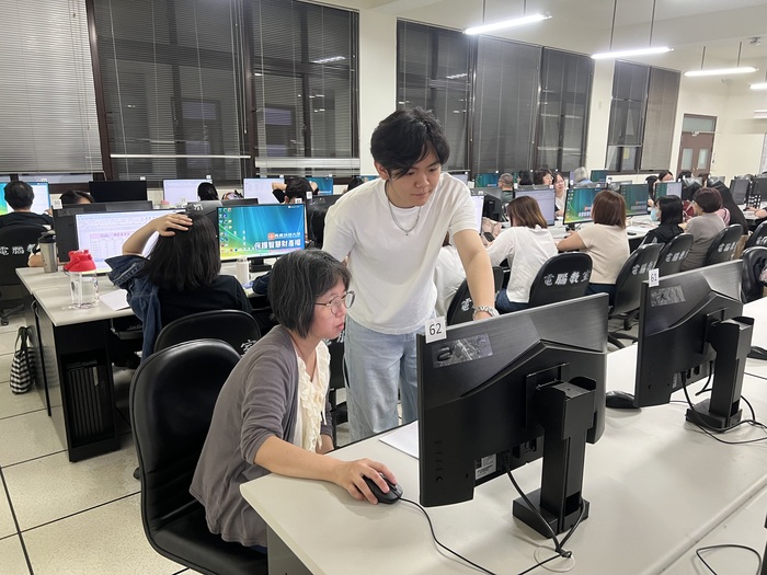 學員與助教互動1